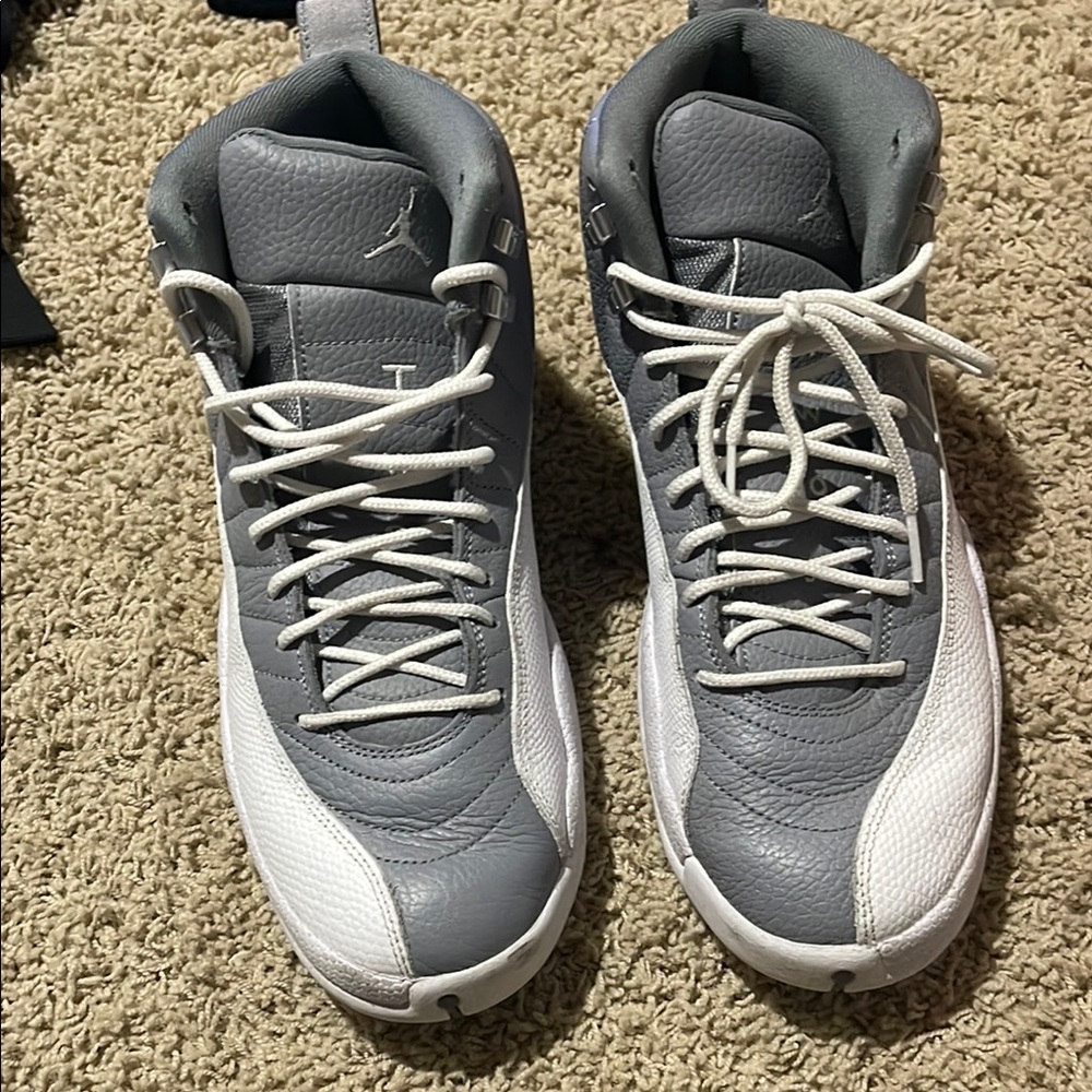 Jordan Men's Gray and White Sneakers